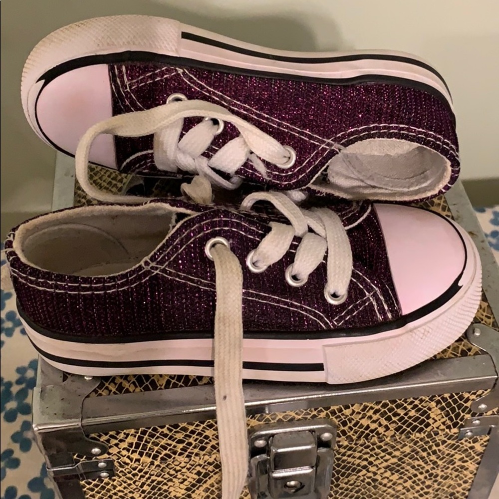 Sneakers - Picture 5 of 7